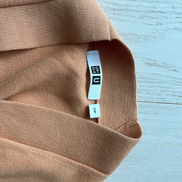 Uniqlo Short Cardigan - Orange - Small - Picture 3 of 4